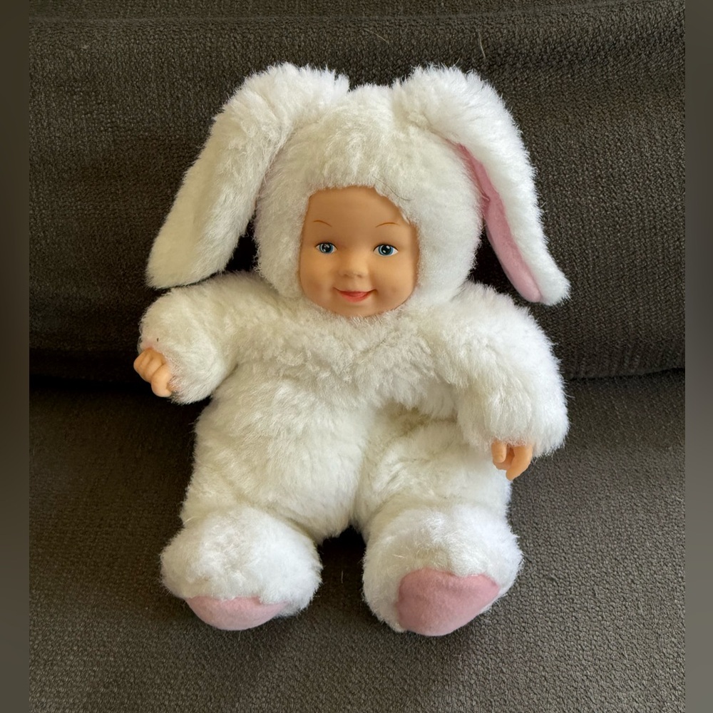 Vintage 1997 Anne‎ Geddes white rabbit suit small baby doll plush